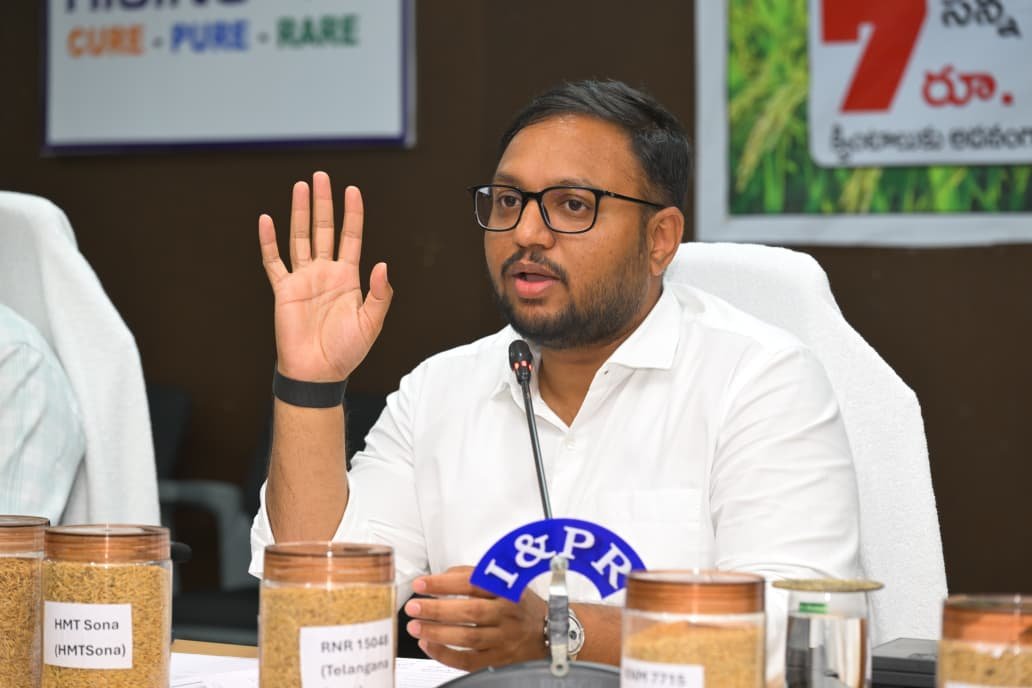 రైతులకు ఇబ్బందులు లేకుండా ఏర్పాట్లు పూర్తి చేయాలి: కలెక్టర్‌ పవార్‌