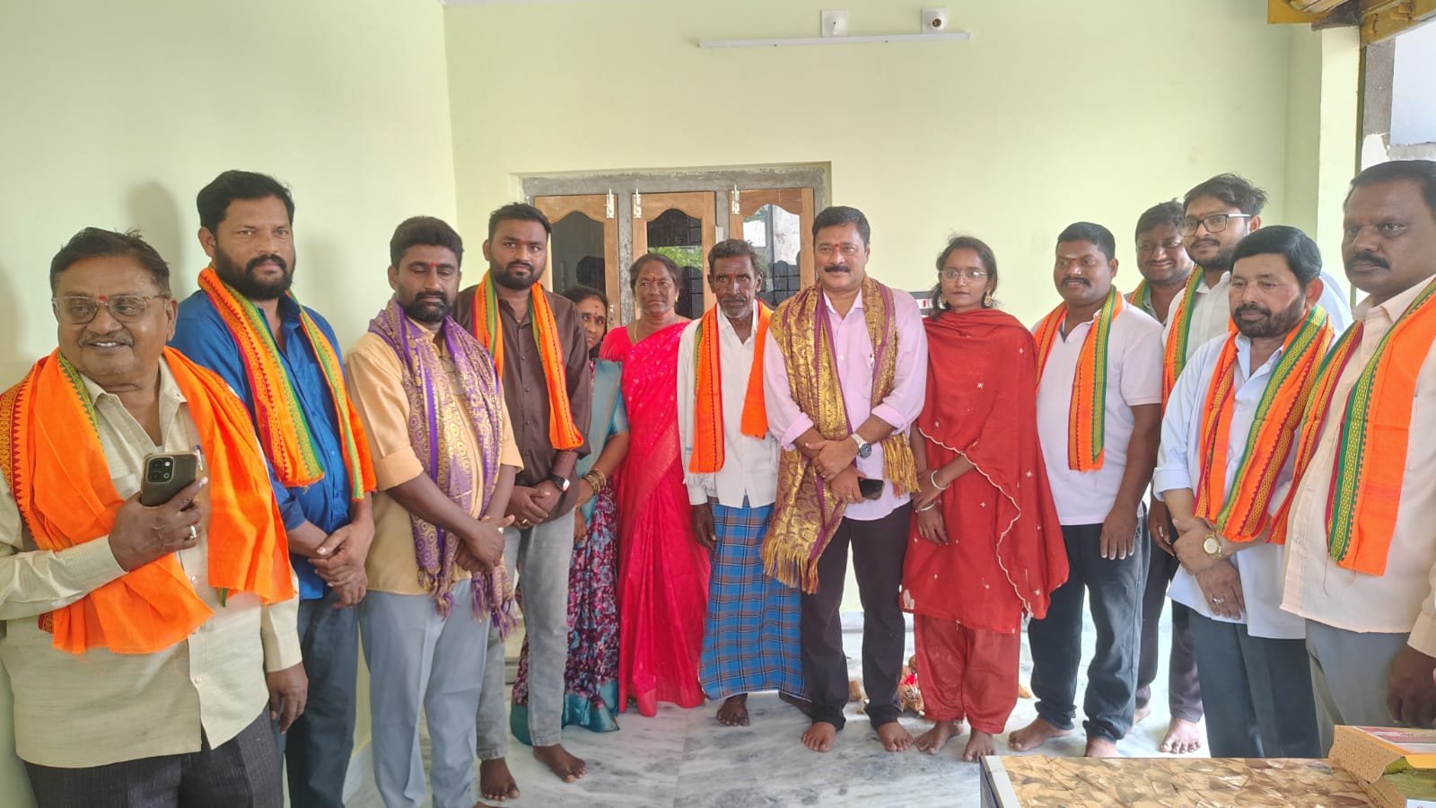 హుజూర్‌నగర్‌లో సిద్ధి వినాయక పాలకేంద్రం ప్రారంభం  ముఖ్య అతిథిగా మున్సిపల్ చైర్మన్ దొంతగాని శ్రీనివాస్ గౌడ్
