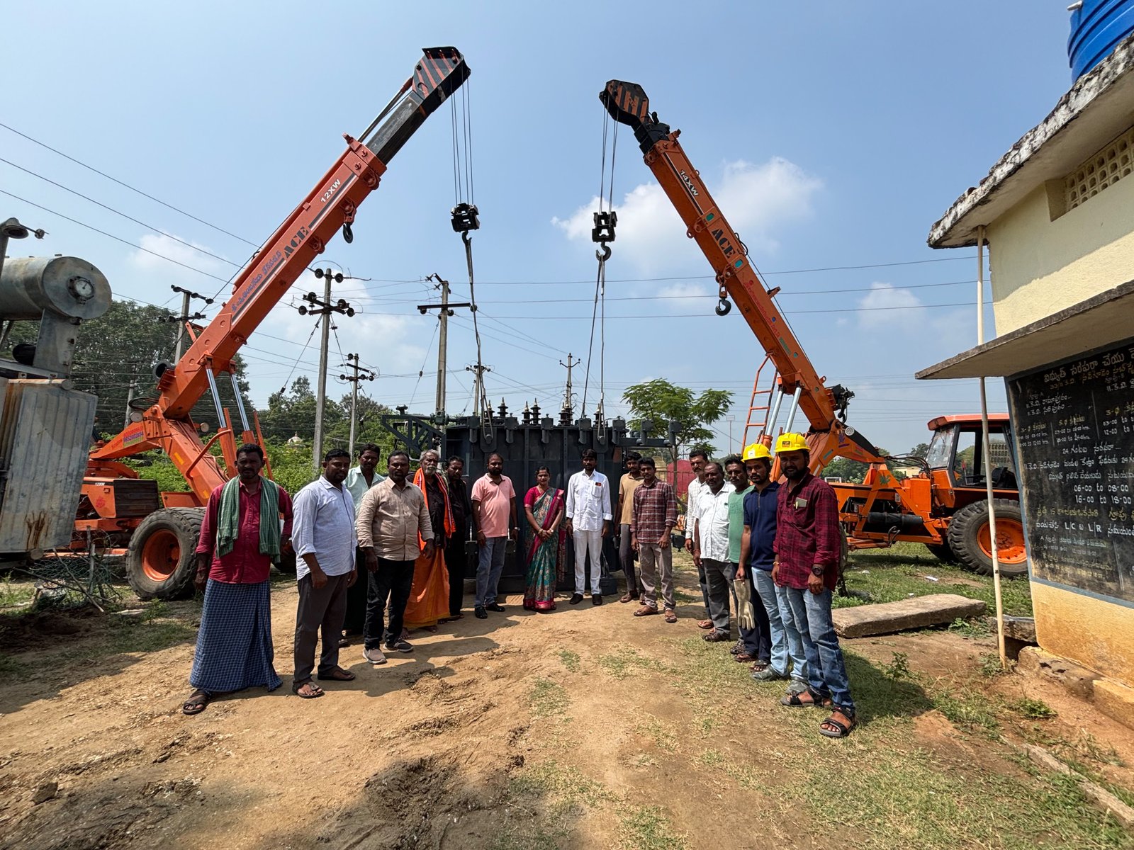 మంత్రి ఉత్తమ్ కుమార్ రెడ్డి, ఎమ్మెల్యే ఉత్తమ్ పద్మావతి రెడ్డి చొరవతో విద్యుత్ సమస్యకు పరిష్కారం  నడిగూడెం సబ్‌స్టేషన్‌కు 8 ఎంవీఏ పవర్ ట్రాన్స్‌ఫార్మర్ ఏర్పాటు  సమస్యను మంత్రి, ఎమ్మెల్యే దృష్టికి తీసుకెళ్లిన మార్కెట్ కమిటీ చైర్‌పర్సన్ వేపూరి తిరుపతమ్మ సుధీ