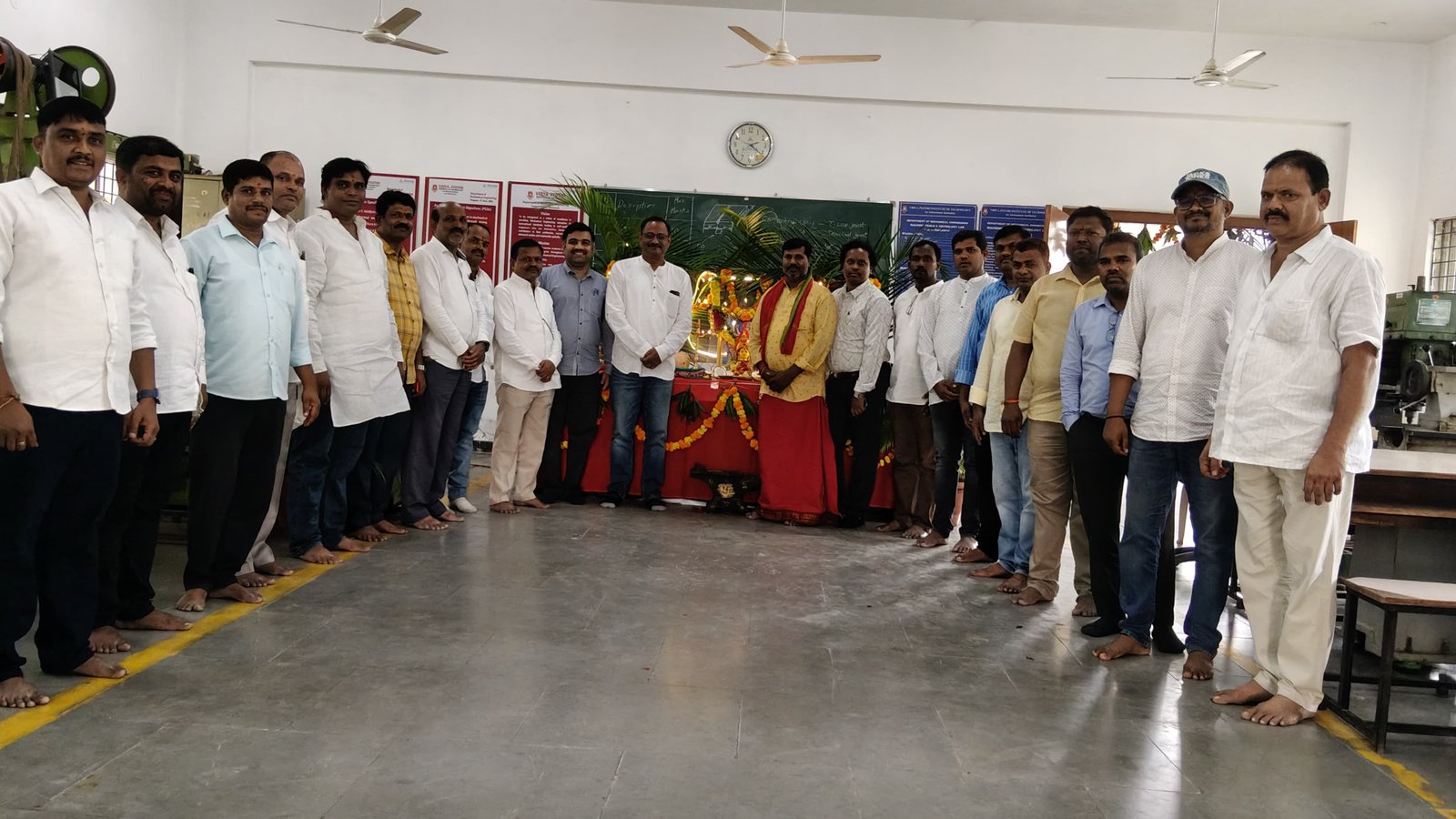 శక్తి ఆరాధనకు ప్రతీక.. కర్తవ్య నిర్వహణకు స్ఫూర్తి ఆయుధ పూజ వి జే ఐ టి కళాశాల ప్రిన్సిపాల్ ఏ. సృజన - Additional Image